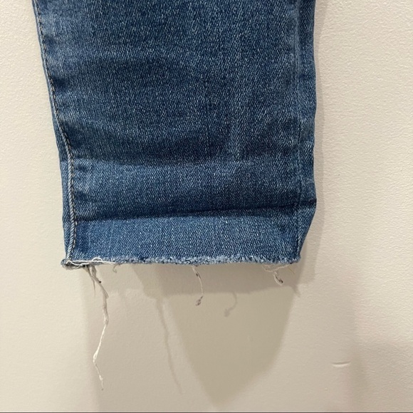 AG The Farrah Skinny Ankle High-Rise Jeans Blown Out Knee Raw Hem Size 28R - Picture 5 of 10